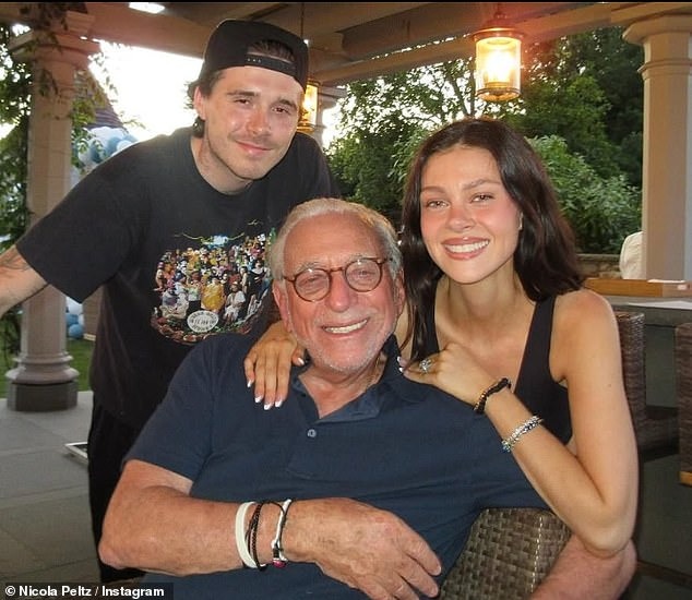 Con cả bất hiếu trả đũa cực hiểm David Beckham trong lúc bố nhập viện- Ảnh 1.