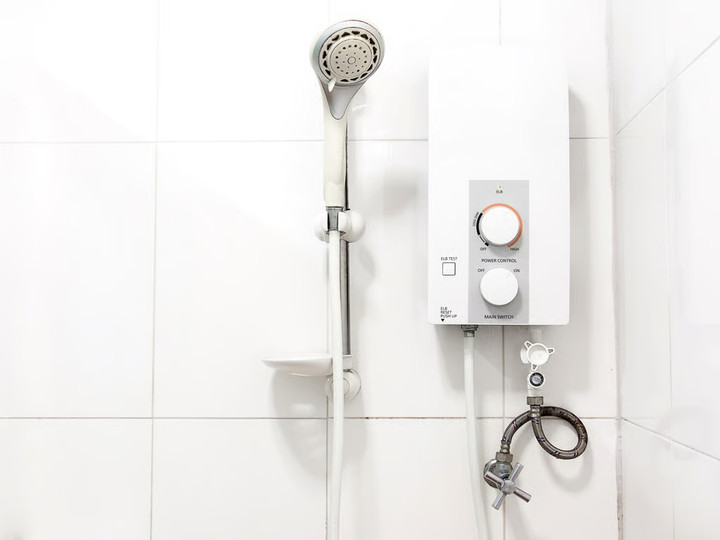 Kẻ giật điện sát hại vợ trong phòng tắm thoát án tử nhờ con gái xin khoan hồng- Ảnh 1.