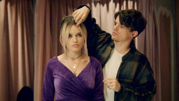 Xem phim Sex Education, tôi nhận ra người anh trai này mới là nhân vật đáng yêu nhất, cô gái nào cũng muốn có bên cạnh- Ảnh 1.