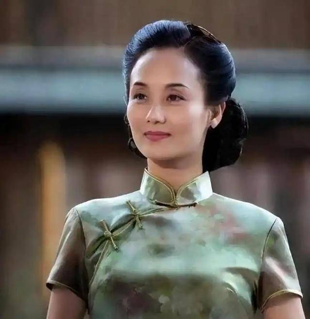 4 quý bà màn ảnh Hoa ngữ: Đẹp từ thần thái, sang từ cốt cách, không ai