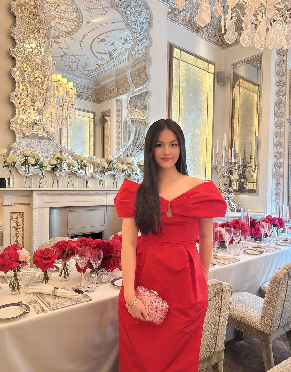 MC Lý Tương đăng ảnh mừng ái nữ Vương Thi Linh tròn 16 tuổi- Ảnh 6.