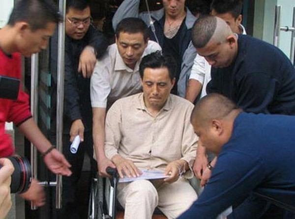 Thảm cảnh của mỹ nam đẹp nhất Tây Du Ký: Bị Tạ Đình Phong đánh nhập viện, 3 lần kết hôn 6 lần mất con- Ảnh 6.