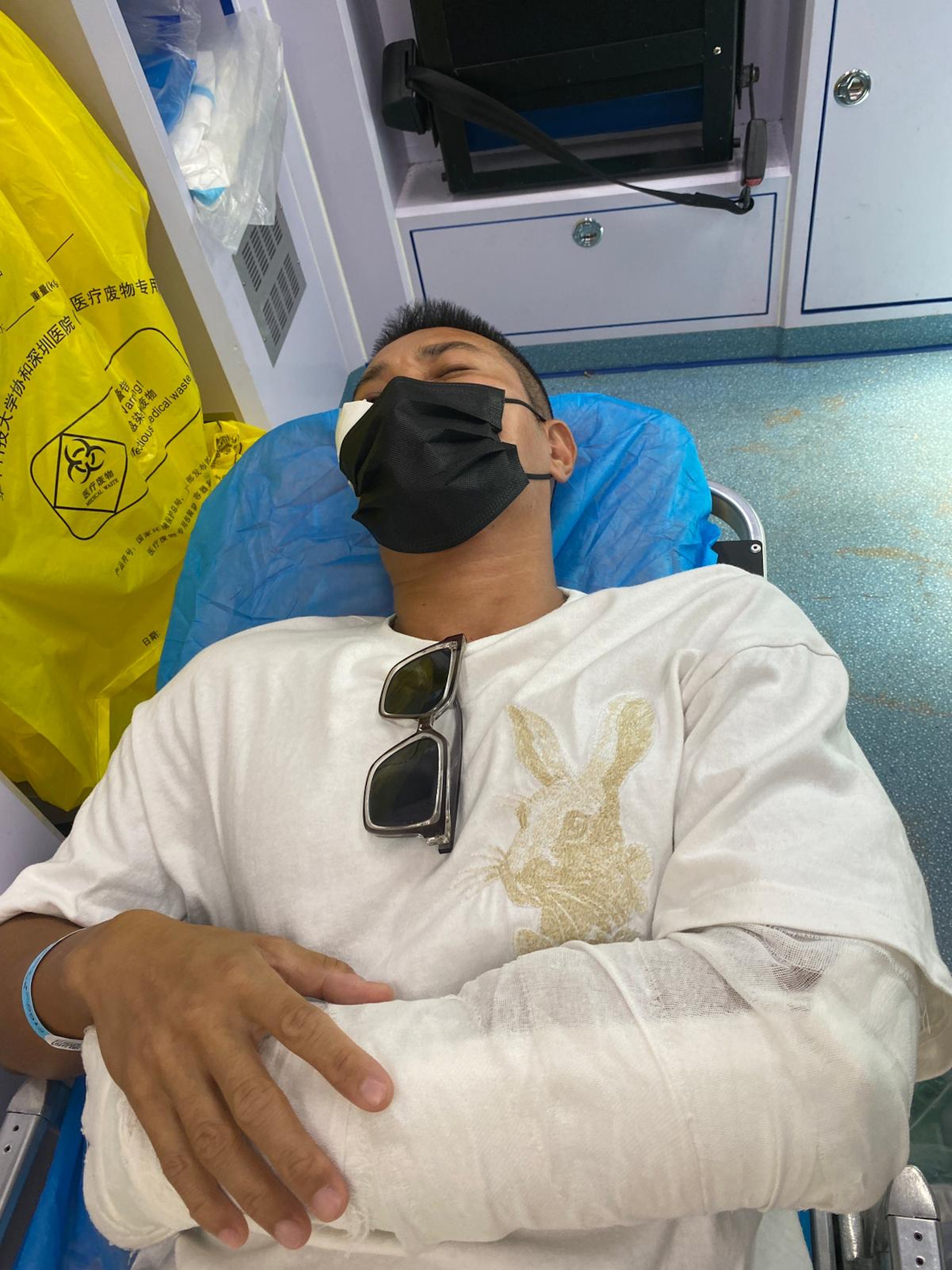 Kinh hoàng vụ nam diễn viên bị