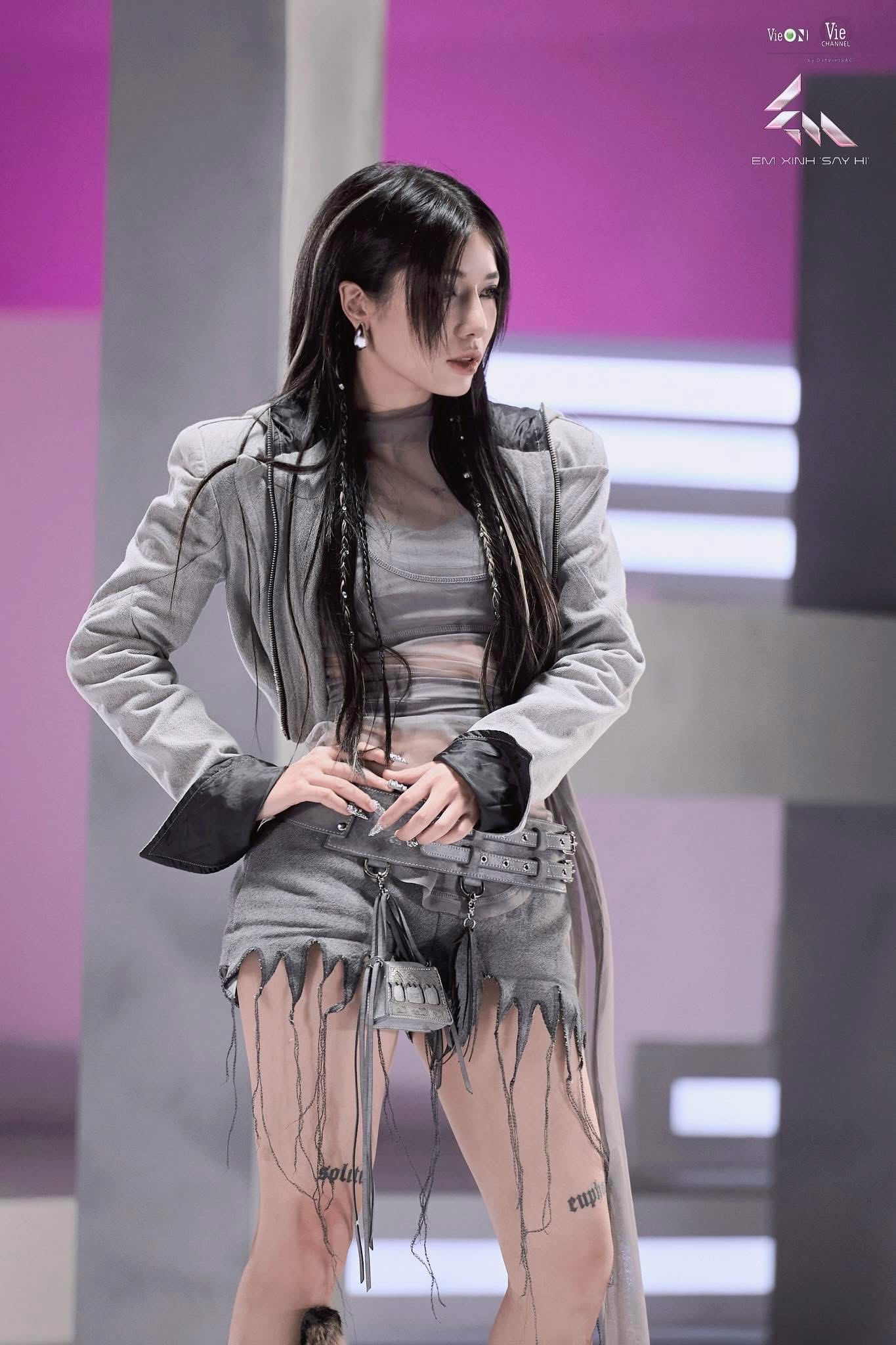 Sốc visual 1 Em Xinh Say Hi cách đây 7 năm, Hương Tràm còn nói thẳng: Sốc visual 1 Em Xinh Say Hi cách đây 7 năm, Hương Tràm còn nói thẳng: