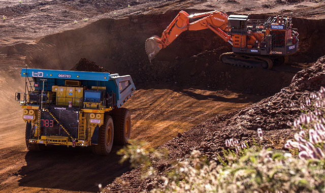 Phát hiện đội quân 140 xe tải không người lái, chạy liên tục 24/7 theo cách không tưởng, bí mật khai thác kho báu tỷ tấn- Ảnh 1. Phát hiện đội quân 140 xe tải không người lái, chạy liên tục 24/7 theo cách không tưởng, bí mật khai thác kho báu tỷ tấn- Ảnh 1.