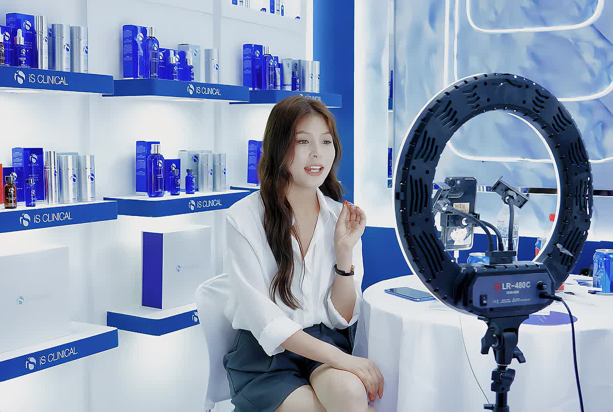 Trung Quốc siết chặt quản lý bán hàng livestream: Người bán phải được đánh giá trình độ- Ảnh 2. Trung Quốc siết chặt quản lý bán hàng livestream: Người bán phải được đánh giá trình độ- Ảnh 2.