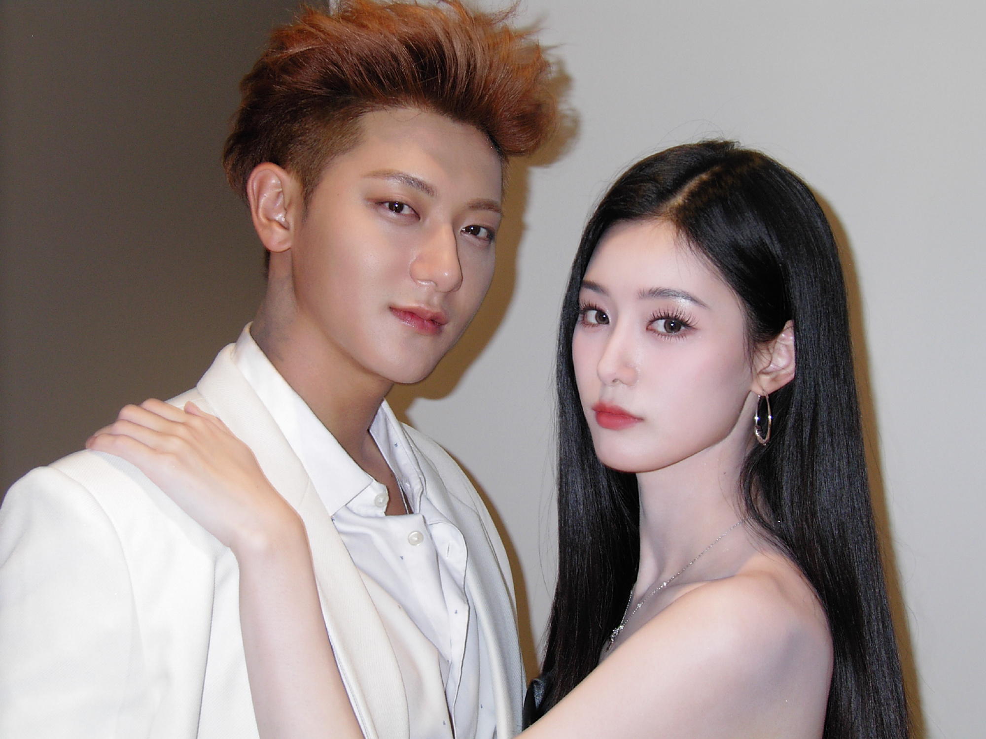 Nàng thơ gen Z thử 12 chiếc váy cưới trước thềm hôn lễ với