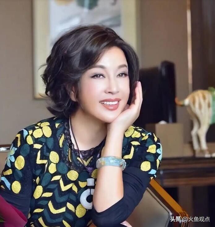 "Võ Tắc Thiên kinh điển nhất" cả đời lắm thị phi, 75 tuổi vẫn yêu "hồng hài nhi" a1 1743520130149 1743520130470601080214