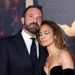 Ben Affleck thừa nhận cuộc ly hôn với Jennifer Lopez là đáng xấu hổ a1 4308 6980 1742973798000 174297379817786355164 0 0 338 645 crop 17429738548391862675458jpg
