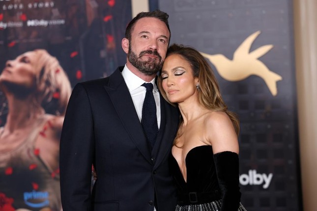 Ben Affleck thừa nhận cuộc ly hôn với Jennifer Lopez là đáng xấu hổ- Ảnh 2. Ben Affleck thừa nhận cuộc ly hôn với Jennifer Lopez là đáng xấu hổ- Ảnh 2.