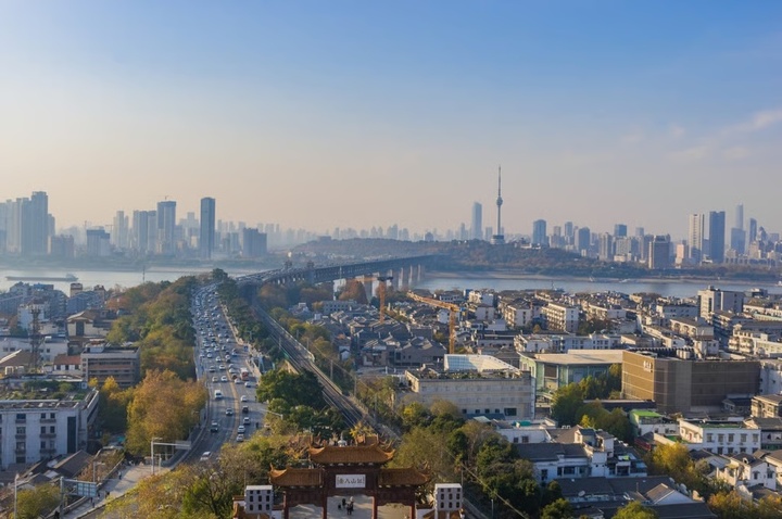 Để được con gái đi học xa nhắn tin, ông bố phải trả công 5,6 triệu đồng/tháng- Ảnh 2.