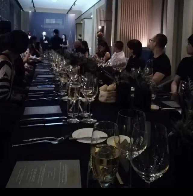 a1309c257e7f40ea978edf27e4bdd844-1751078942591-17510789428551889061964 "Cựu giám đốc" bị tố bao nuôi hơn 200 cô gái: Nhiều bằng chứng gây sốc bất ngờ được tung ra, nghi vấn về chiêu trò thực sự đằng sau a1309c257e7f40ea978edf27e4bdd844 1751078942591 17510789428551889061964