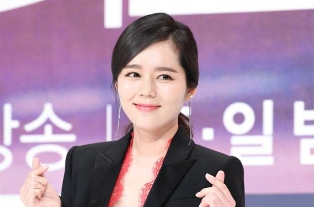 “Quốc bảo nhan sắc” cãi nhau căng với chồng, thái độ của mẹ chồng gây chú ý- Ảnh 3.