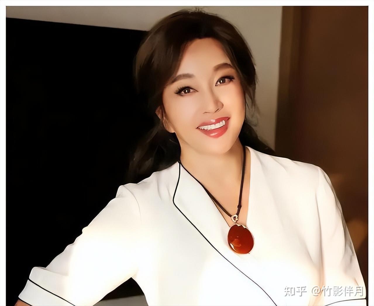 "Võ Tắc Thiên kinh điển nhất" cả đời lắm thị phi, 75 tuổi vẫn yêu "hồng hài nhi" a16 1743520124186 17435201246292036256399