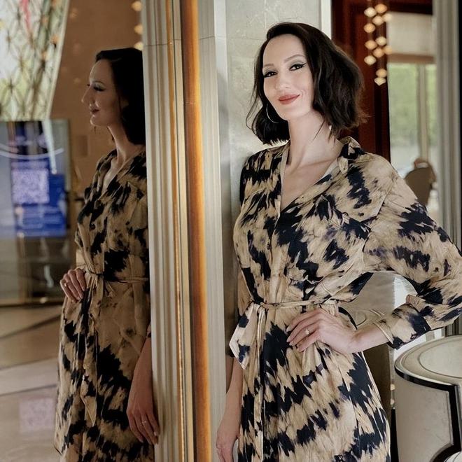 Lí do mỹ nhân có đôi chân dài nhất thế giới đến nay không ai dám cưới- Ảnh 4.