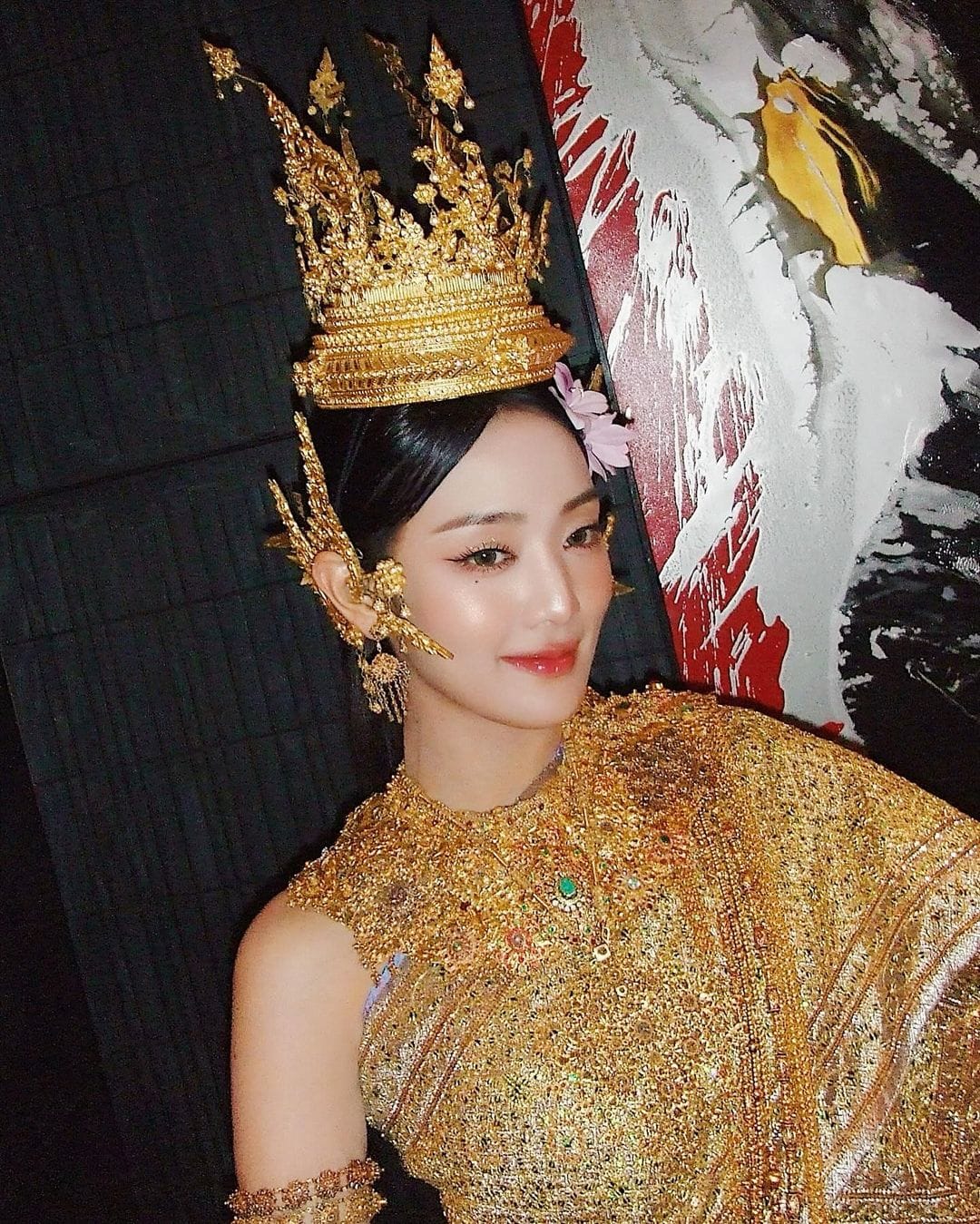 Bạn thân Lisa khoe cuộc sống như mơ: Ở siêu biệt thự, dùng thẻ tín dụng không hạn mức- Ảnh 4.