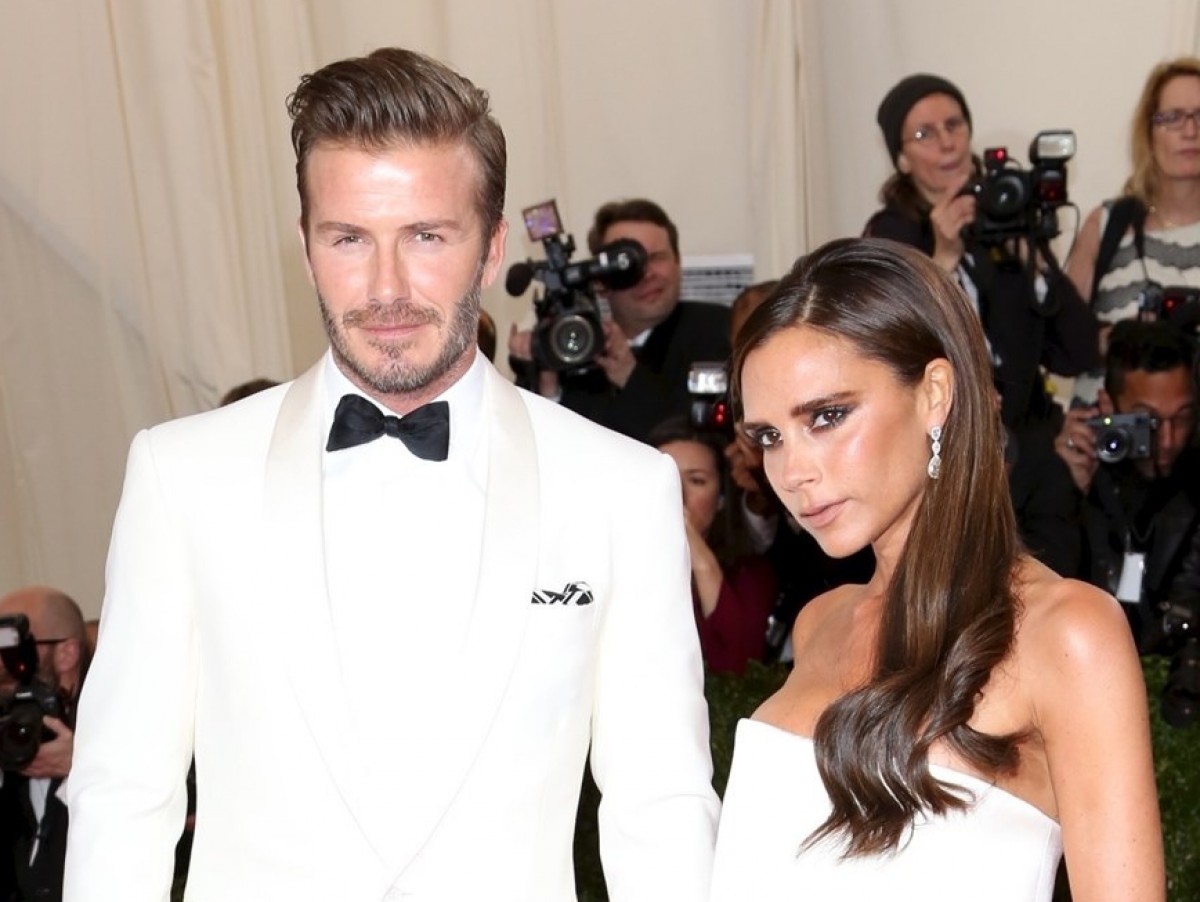 Bất chấp lục đục gia đình, tài sản của vợ chồng Beckham tăng vọt, sắp đuổi kịp Quốc vương Anh- Ảnh 1. Bất chấp lục đục gia đình, tài sản của vợ chồng Beckham tăng vọt, sắp đuổi kịp Quốc vương Anh- Ảnh 1.