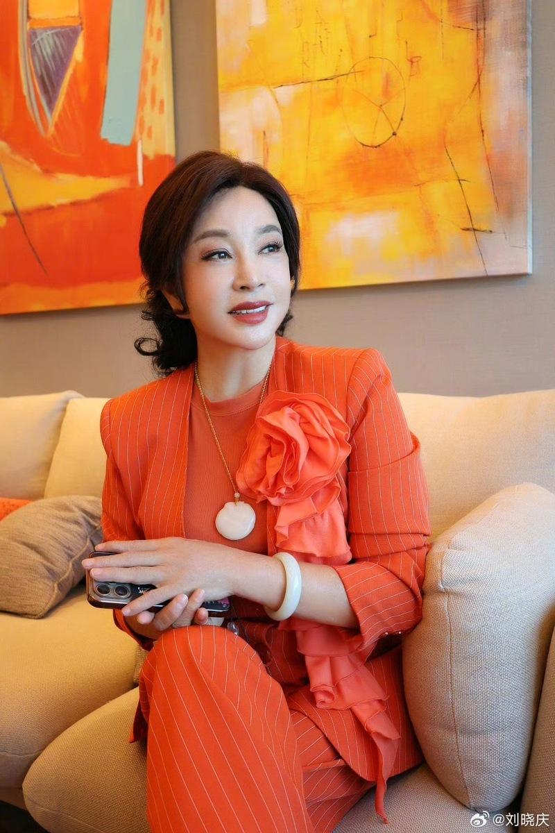 "Võ Tắc Thiên kinh điển nhất" cả đời lắm thị phi, 75 tuổi vẫn yêu "hồng hài nhi" a5 1743520128975 1743520129226304335742