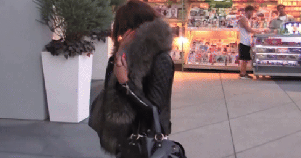 Tin sốc: Nữ hoàng phim teen lộ video trong bồn tắm, mang thai với “ông trùm” khi mới 13 tuổi? a5 1763967355052762938915 0 0 255 487 crop 1763967373425535422890gifpng