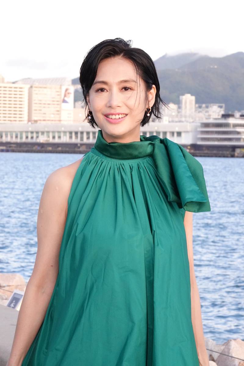 Nhìn bộ hình mới của Chu Ân khiến netizen