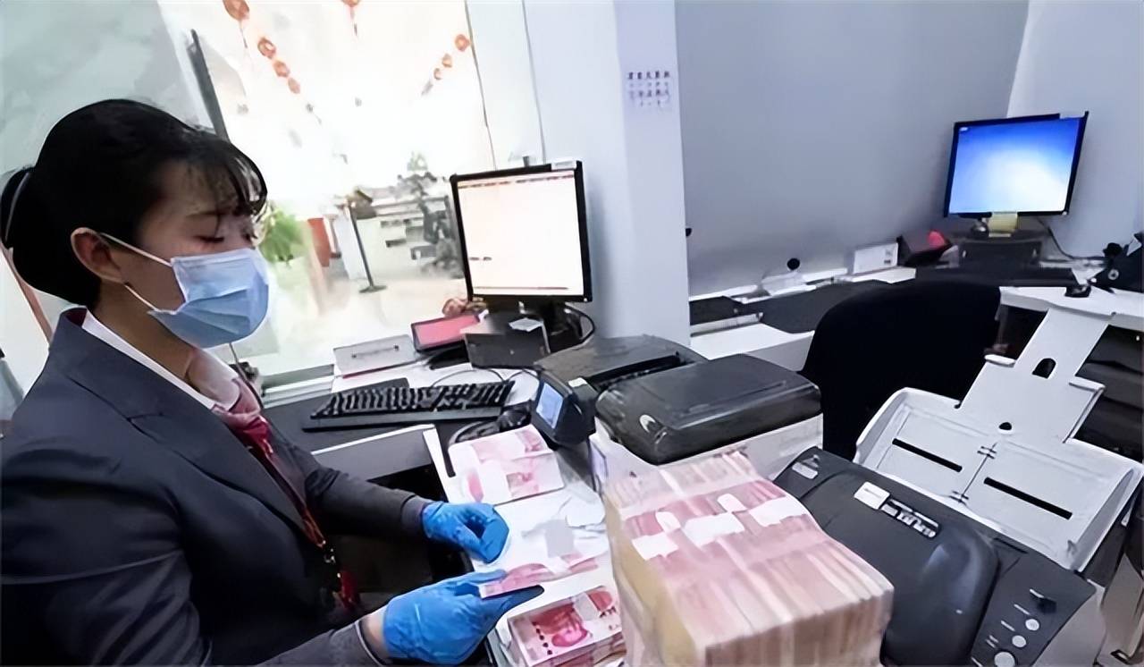 Gửi 70 tỷ đồng vào ngân hàng, 5 năm sau chỉ còn vỏn vẹn 125.000 đồng: Cảnh sát tuyên bố Gửi 70 tỷ đồng vào ngân hàng, 5 năm sau chỉ còn vỏn vẹn 125.000 đồng: Cảnh sát tuyên bố