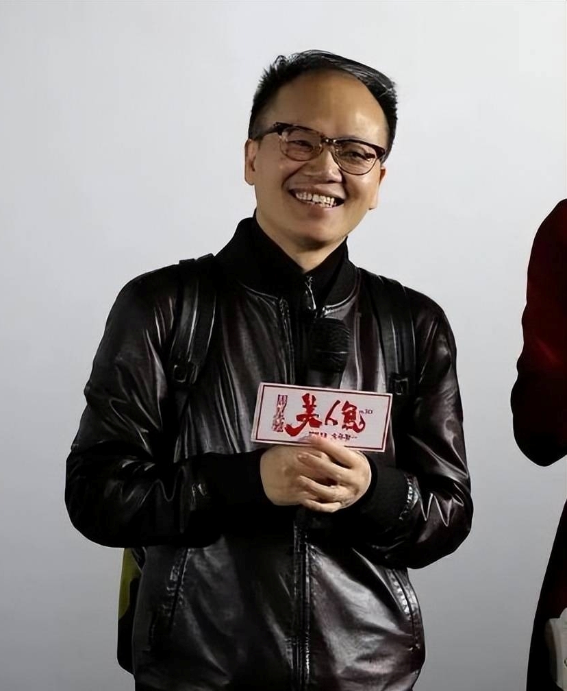 Đại gia giàu bậc nhất showbiz bị bắt, cảnh sát công bố gây sốc về chiếc điện thoại chứa tội ác chấn động- Ảnh 3. Đại gia giàu bậc nhất showbiz bị bắt, cảnh sát công bố gây sốc về chiếc điện thoại chứa tội ác chấn động- Ảnh 3.