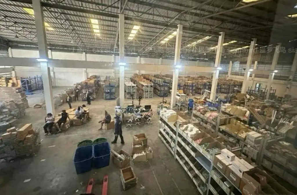 Đột kích 1 kho hàng thương mại điện tử, cảnh sát triệt phá đường dây buôn bán mỹ phẩm Cetaphil, CeraVe giả trị giá hơn 3 tỷ đồng, tịch thu hơn 6.000 sản phẩm- Ảnh 1.