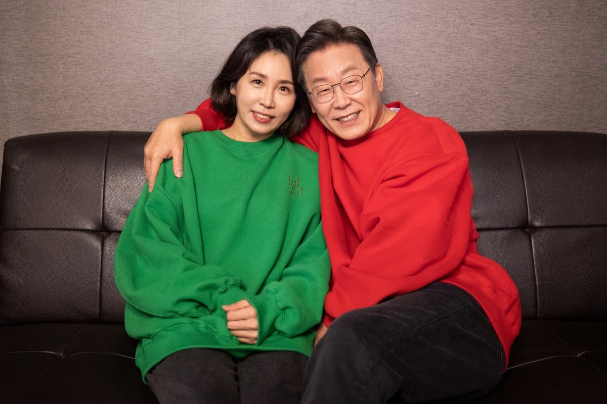 Câu chuyện khó tin của tân Tổng thống Hàn Quốc: Từng làm công nhân, các con đều chật vật không tìm nổi việc làm- Ảnh 1.