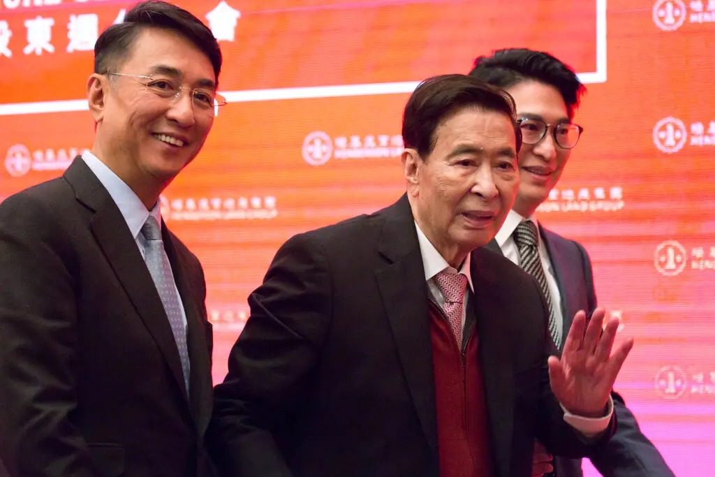 Tỷ phú được mệnh danh là