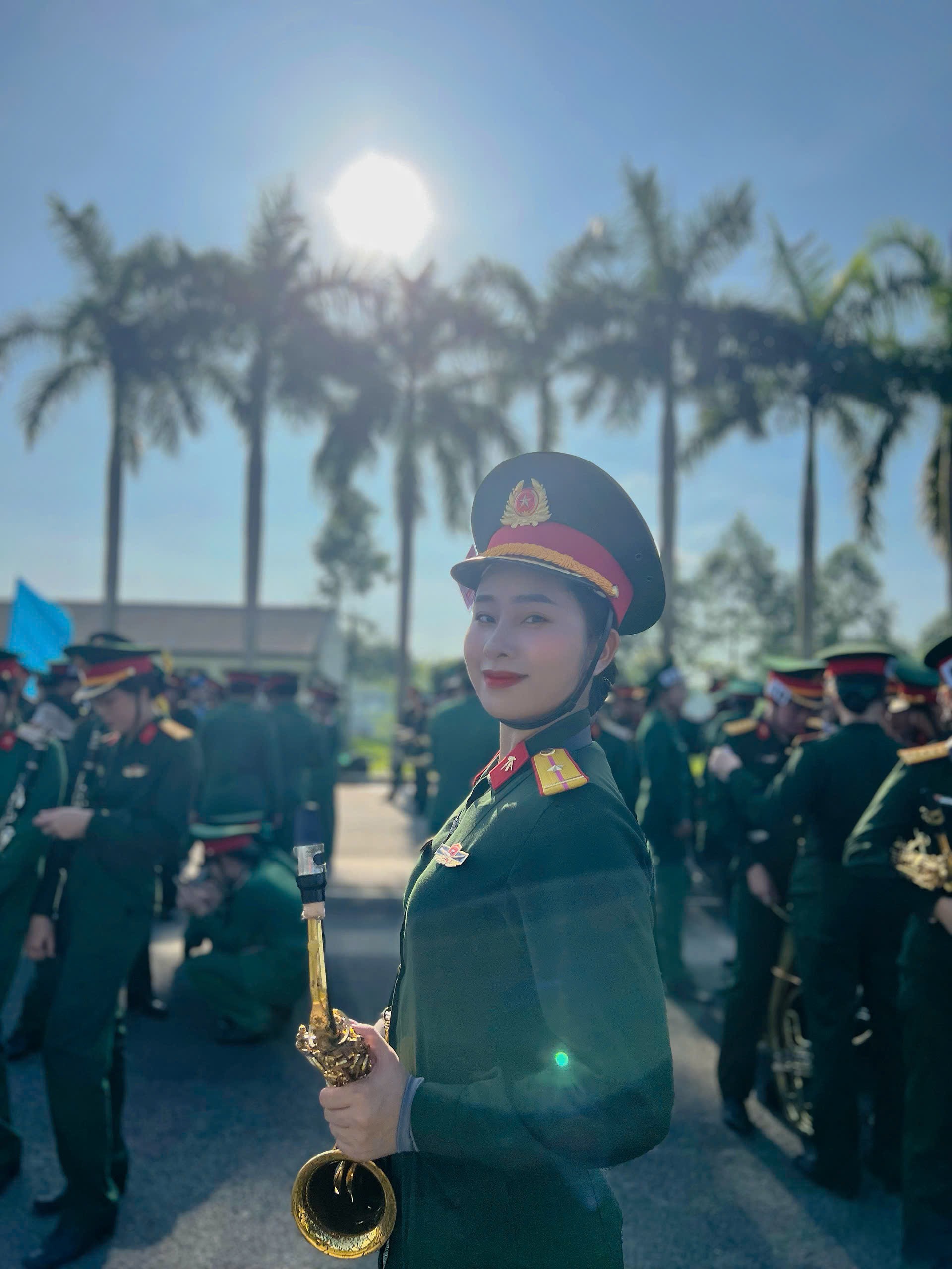 Chiến sĩ xinh đẹp khối Quân nhạc là TikToker nổi tiếng - 8