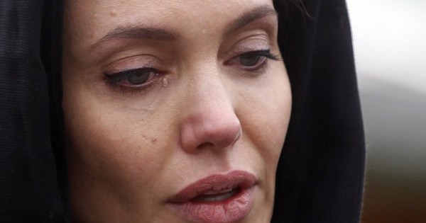 Angelina Jolie suy sụp 30 Angelina Jolie suy sụp add 1715 8547 1737684081501901126216 13 0 379 700 crop 1737684096362258226832jpeg