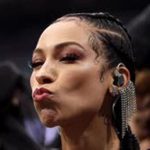 Chiếc váy gây phẫn nộ add 17634523587922056109310 0 0 168 320 crop 17634523724481879453458jpg