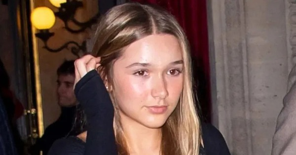 Sóng gió sinh nhật Harper Seven 27 Sóng gió sinh nhật Harper Seven add 503 8474jpg 1752224767366249577513 0 0 366 700 crop 17522247769892081551976jpg