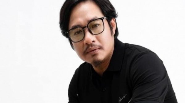 Điều ít biết về Phó Hiệu trưởng làm đạo diễn Táo Quân 2025 30 Điều ít biết về Phó Hiệu trưởng làm đạo diễn Táo Quân 2025 adt1735781829 dieu it biet ve pho hieu truong lam anh cat 3 2 auto cropjpeg