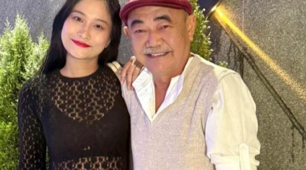 Nữ quản lý 9X xác nhận hẹn hò NSND Việt Anh 30 Nữ quản lý 9X xác nhận hẹn hò NSND Việt Anh adt1735790859 anh1 7337 3954 7356 anh cat 3 2 auto cropjpg