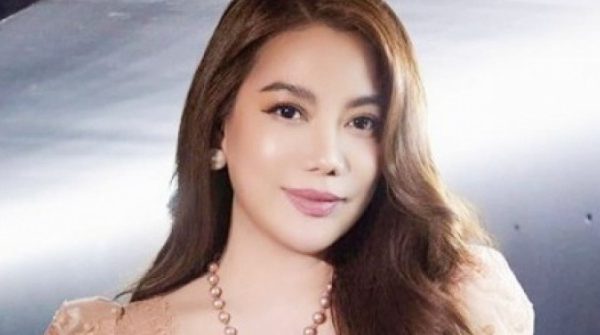 Bức ảnh Trương Ngọc Ánh ôm một người đàn ông giữa sân bay gây tò mò? adt1736150936 picture40 833 19 0 334 602 crop 3584 anh cat 3 2 auto cropjpg