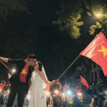 Chụp ảnh cưới trong đêm 'đi bão' adt1736153631 anh man hinh 2025 01 06 luc 13 6152 anh cat 3 2 auto croppng