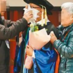 24 năm học sau song sắt, tù nhân nhận bằng tiến sĩ giáo dục ở tuổi 51 adt1736640554 24 nam hoc sau song sat tu nhan nhan anh cat 3 2 auto croppng