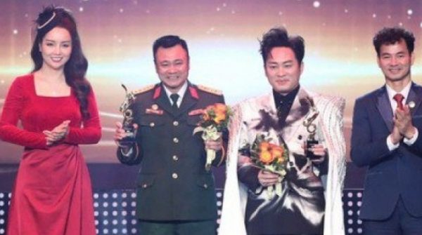 NSND Tự Long được vinh danh 27 NSND Tự Long được vinh danh adt1736651098 tp tlhp 5579 2152 anh cat 3 2 auto cropjpg