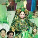 "Cô đôi thượng ngàn" tại sân khấu Chị đẹp khiến khán giả "nổi da gà" adt1736672901 picture3 209 13 0 340 624 crop 11777 anh cat 3 2 auto cropjpg