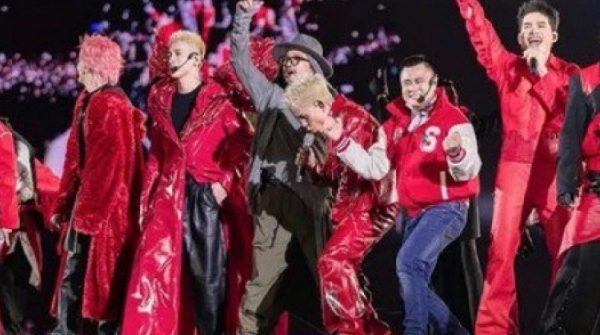 Khán giả lại bùng nổ vì săn vé concert "Anh trai vượt ngàn chông gai" 30 Khán giả lại bùng nổ vì săn vé concert "Anh trai vượt ngàn chông gai" adt1736992472 a3bafcad31e2d8bc81f3 42738 0 0 436 6 anh cat 3 2 auto cropjpg