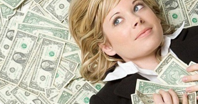 6 điều phải bỏ ngay nếu muốn giàu có adt1737101158 bigstockphoto in the money 271 7658 anh cat 3 2 auto cropjpg 1