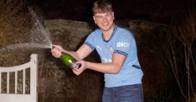 Chàng trai 20 tuổi thành triệu phú sau một đêm vẫn đi sửa cống adt1737177284 trungso1t 1690 7318 1730 anh cat 3 2 auto cropjpg 1