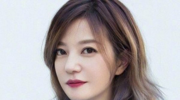 Triệu Vy lộ diện giữa scandal nghiêm trọng 26 Triệu Vy lộ diện giữa scandal nghiêm trọng adt1737337722 vy ty7g 5400 3756 anh cat 3 2 auto cropjpg