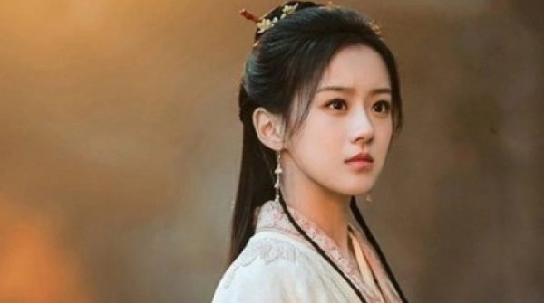 Kiếm hiệp Kim Dung: Nhân vật nữ cuốn hút nhất Anh hùng xạ điêu adt1737520443 edit hoang dung 94981 0 0 565 1080 c anh cat 3 2 auto cropjpeg