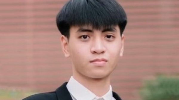 Thủ khoa thi đánh giá tư duy Bách khoa không đi học thêm adt1737767716 889d6d28d76f45d397bd8fbd 6495 1213 5 anh cat 3 2 auto cropjpg