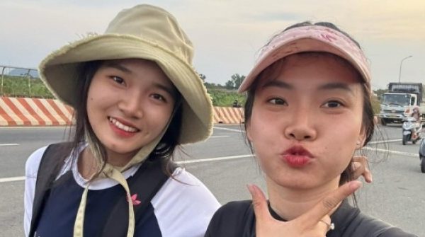 Đi bộ từ TP HCM về quê ăn Tết 28 Đi bộ từ TP HCM về quê ăn Tết adt1737939771 720 9561 717 7036 3104 6327 anh cat 3 2 auto cropjpg