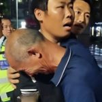 Nam sinh bỏ nhà đi suốt 8 năm vì trượt đại học, ngày về không nhận ra cha adt1738452805 nam sinh bo nha di suot 8 nam vi tru anh cat 3 2 auto cropjpg