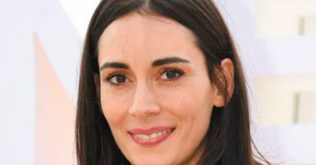 Nữ diễn viên nổi tiếng bất ngờ bị cảnh sát thẩm vấn vì vai diễn bất thường adt1738721424 nu dien vien noi tieng bat ngo bi ca anh cat 3 2 auto croppng 1