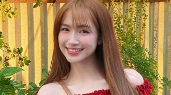 Hòa Minzy đưa con gái nuôi ở Huế về sống cùng 27 Hòa Minzy đưa con gái nuôi ở Huế về sống cùng adt1739682344 256 573 3097 5800 2762 5858 anh cat 3 2 auto cropjpg